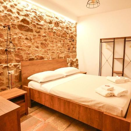 Al Vico Primo - Boutique Apartment Pietrapertosa Exteriör bild